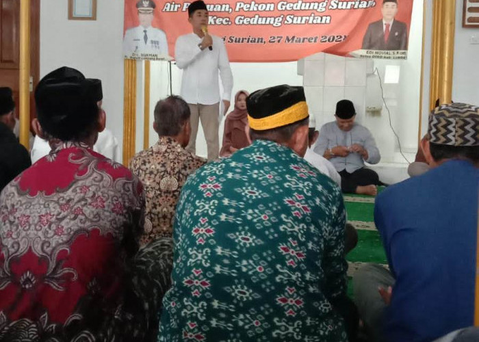  Safari Ramadhan di Gedung Surian, Ketua DPRD Lampung Barat Ajak Warga Hilangkan Perbedaan pada Waktu Pemilu