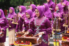 Tampil Memukau, Penampilan Musik Tradisional 'Gamolan Pekhing' TP PKK Lampung Barat Meriahkan Puncak HUT ke-33