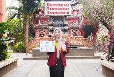 Mahasiswi UTI Raih Juara 3 Nasional di  KOMNAS 2025 Lewat Poster “Ekonomi 5.0”