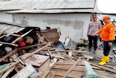 Angin Kencang Rusak Dua Rumah di Tuba,  Polisi dan BPBD Segera Beri Bantuan