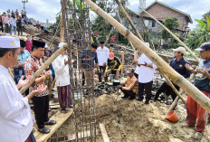 Bupati Parosil Letakkan Batu Pertama  Pembangunan Masjid Nurul Huda