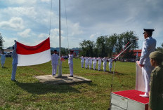 Merah Putih Berkibar Serentak  di 15 Kecamatan Lampung Barat