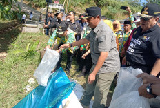 Pj Bupati Nukman Dampingi Gubernur Lakukan Penebaran Benih Ikan di Semarang Jaya 