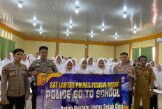 Sambangi SMKN 1 Krui,  Satlantas Polres Pesbar  Sosialisasi Safety Riding