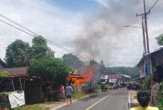 Kebakaran Hebat Hanguskan Gudang Pekon di Pesisir Barat