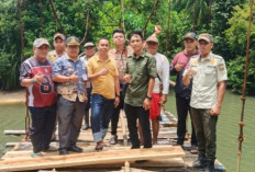 Jembatan Gantung Way Canguk Diperbaiki Swadaya