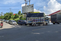 Jelang Idul Adha, Antrean Mengular di SPBU Liwa 