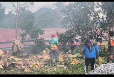 Warga Kelurahan Tugusari Bersihkan Lahan KMP