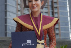 Baby Niken Raih Cumlaude S2, Siap Lanjut S3 dan Berkontribusi di Pemerintahan