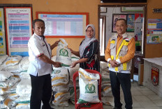 377 KPM di Tanjungraya  Terima Bantuan Beras CPP
