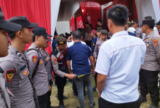 PENDAFTARAN CABUP-CAWABUP BERJALAN AMAN, Polres Pesisir Barat Perketat Pengamanan di Kantor KPU