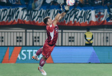Adam Przybek Nikmati Atmosfer Luar Biasa Bersama Persib: “Belum Pernah Rasakan Ini Sebelumnya”