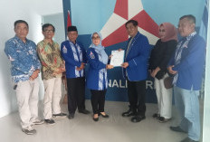 Wakil Ketua DPD Demokrat Lampung I.Wayan Dirpha Daftarkan Diri Calon Bupati Lambar 