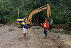 Pekon Ringin Jaya Buka Badan Jalan Sepanjang Satu Kilometer