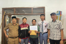 SMAN 1 Liwa Serahkan Hasil  Donasi untuk Korban Kebakaran 