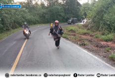 Jalan Licin Akibat Tumpahan Solar, Belasan Motor Tergelincir di Tanjakan Kenali