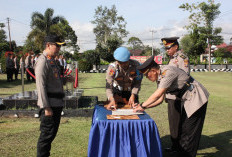 Kapolres Pimpin Sejumlah   Sertijab Kabag-Kapolsek