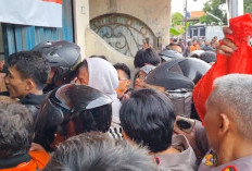 Ribuan Kurir Tumpuk Antrean Sepanjang Dua Kilometer untuk Retur Paket di Ulujami