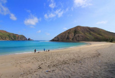 Keindahan Tersembunyi Pantai Mawun