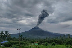 Gunung Lewotobi Masih Berpotensi Erupsi, Aktivitas Vulkanik Tetap Dipantau