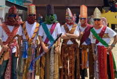 Pesta Sekura Ditutup di Pasar Liwa, Bupati Parosil Ajak Masyarakat Jaga Warisan Budaya