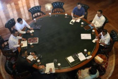 Ratas Hambalang: Prabowo Bahas Kampung Haji hingga Percepatan Pemulihan Bencana Sumatra