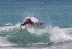 Labuhan Jukung Miliki Dua Spot Surfing Kelas Dunia