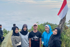 Merah Putih Berkibar di Puncak Gunung Seminung dan Pesagi 