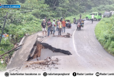 Amblas, Jalan di Tanjakan Wayrobok Seranggas Nyaris Putus