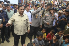 Presiden Prabowo Tahun Baruan Bareng Warga Korban Bencana di Aceh  