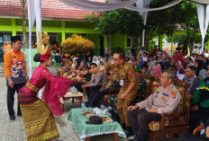 Camat Bangga  SMAN 1 Way Tenong Loloskan 81 Siswa Lewat SNBP, Dua Masuk Kedokteran 