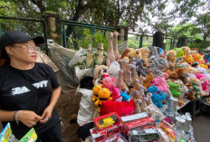 Penjual Mainan di Ragunan Raup Untung Besar Selama Libur Lebaran 2025