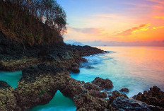 Bias Tugel, Pantai Sunyi di  Bali Timur dengan Laguna Alami