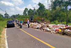 Pemerintah Pekon - Kecamatan Tanggulangi Masalah Sampah di Jalan Nasional