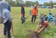 BPBD Tanam Trembesi di Area  Kantor dan Lapangan Labuhan Jukung