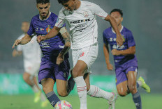 Duel Panas Persik Vs Persis Berakhir Tanpa Gol, Diwarnai Tiga Kartu Merah dan Insiden Mati Lampu 