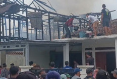 Kebakaran  Rumah di Pemukiman Padat Penduduk Kelurahan Pajarbulan Dugaan Akibat Gas lpg Meledak 