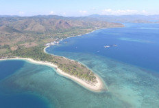 Sekotong, Oase Sunyi  dengan Laut Biru Memikat