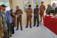 Momen Penyaluran BLT-DD,  Peratin Gunung Terang  Ajak Warga Lunasi PBB