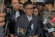 Hasto Kristiyanto Berkelakar Usai Sidang: 'Saya Masih Belajar Jadi Terdakwa'