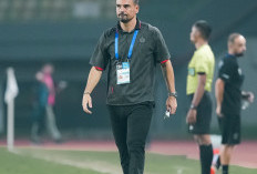 Persija Jakarta Masih Puasa Kemenangan di SUGBK Musim Ini, Carlos Pena Nilai Atmosfer Sama-Sama Mengesankan
