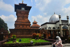 Masjid Tertua di Indonesia: Wisata Religi dan Sejarah Islam Nusantara