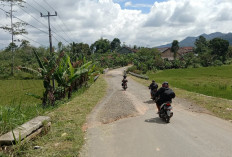 Warga Harap Jalan Poros Diperbaiki