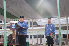 Jadi Inspektur Upacara Paripurna Bulanan, Irawan Topani Tegaskan Komitmen Pelayanan Publik