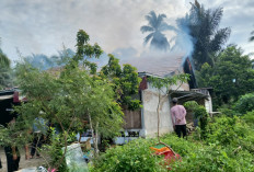 Diduga Korsleting Listrik, Satu Rumah Warga di Penyandingan Terbakar