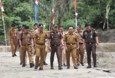 Manfaatkan Lahan Tidur  untuk Ketahanan Pangan, Kejari Lambar Tuai Apresiasi 