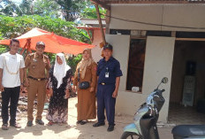 Rumah Warga Mulyasari Rusak  Usai Pohon Dedak Tumbang