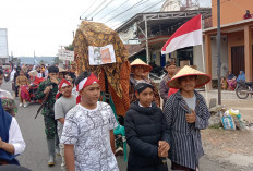 Pawai Budaya dan Kendaraan Hias Warnai Puncak HUT ke-80 RI di Way Tenong