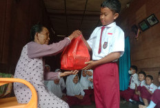 Salah Satu Program SDN 1 Sebarus Berbagi Kepada Yatim Piatu, Panti Jompo dan Sakit Menahun