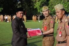 Semarakkan HUT RI Ke-79, Nukman Dukung Pencanangan 10 Juta Bendera 